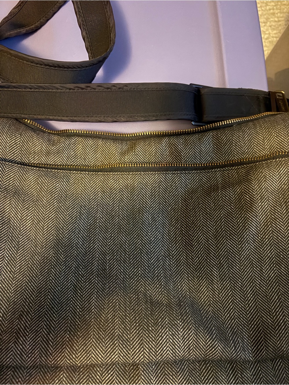 Pacsafe Herringbone Crossbody in Gray and Cream - Picture 3 of 6